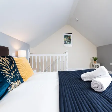 38 Ashville Avenue * Scarborough